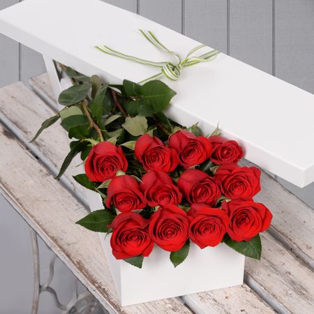 12 Red Roses - Free Half Dozen