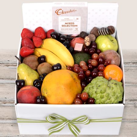 Deluxe Fruit Box with Milk Chocs