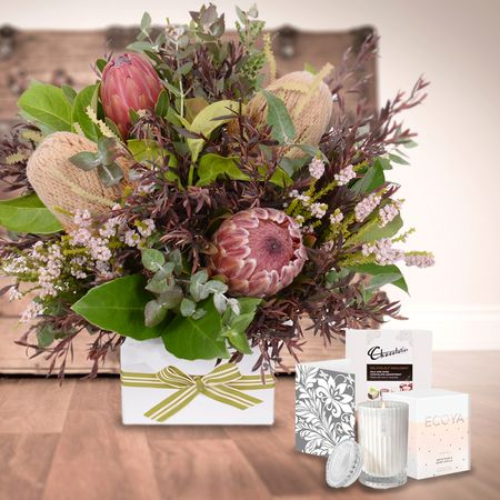 Outback Posy Box with Delight