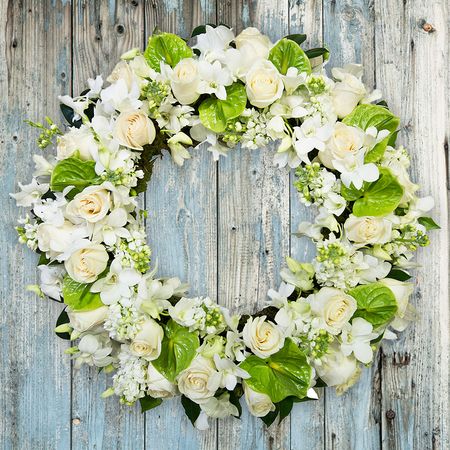 White Wreath Premium 40cm